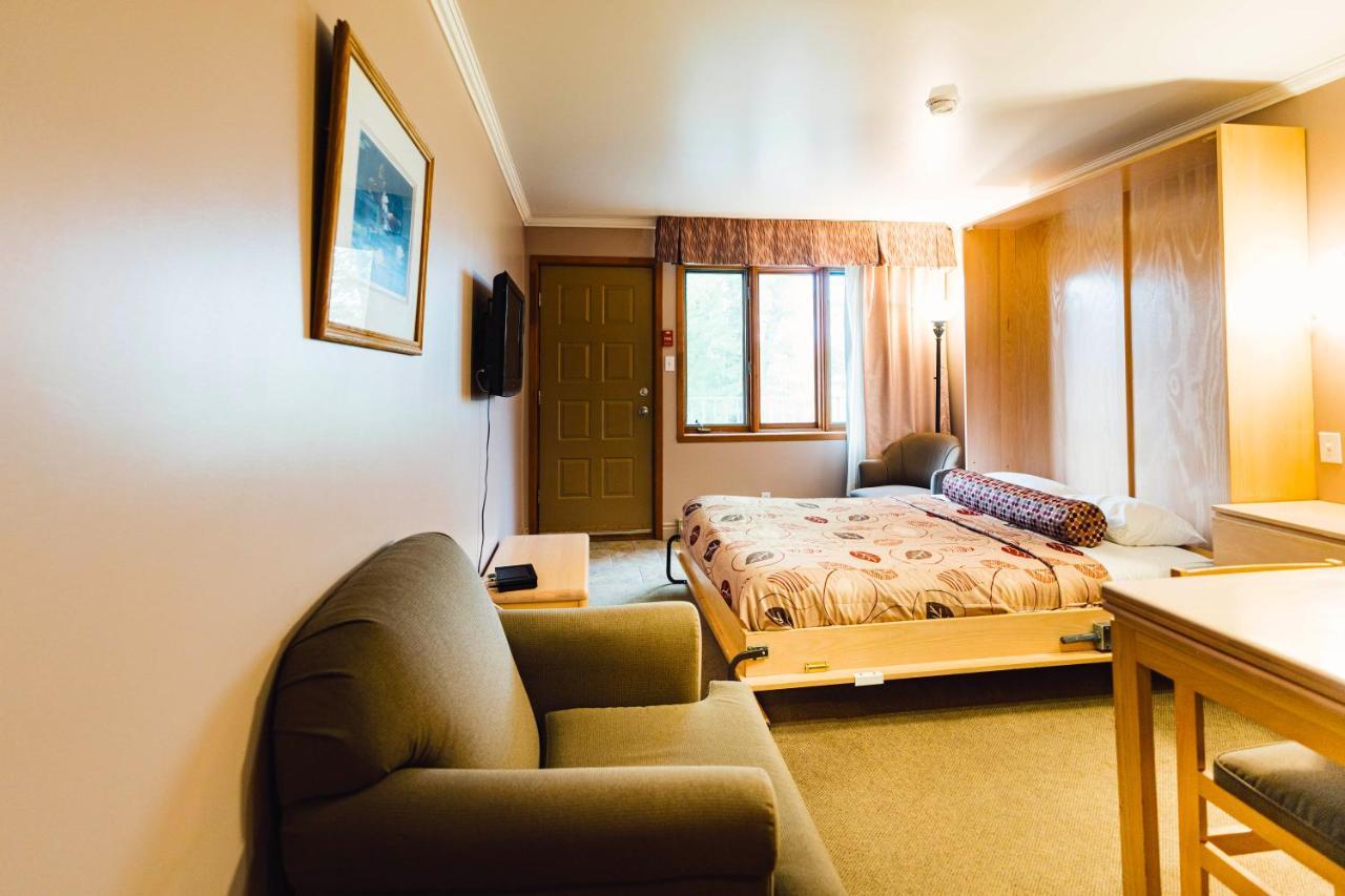 Auberge Harris Saint-Jean-sur-Richelieu Luaran gambar