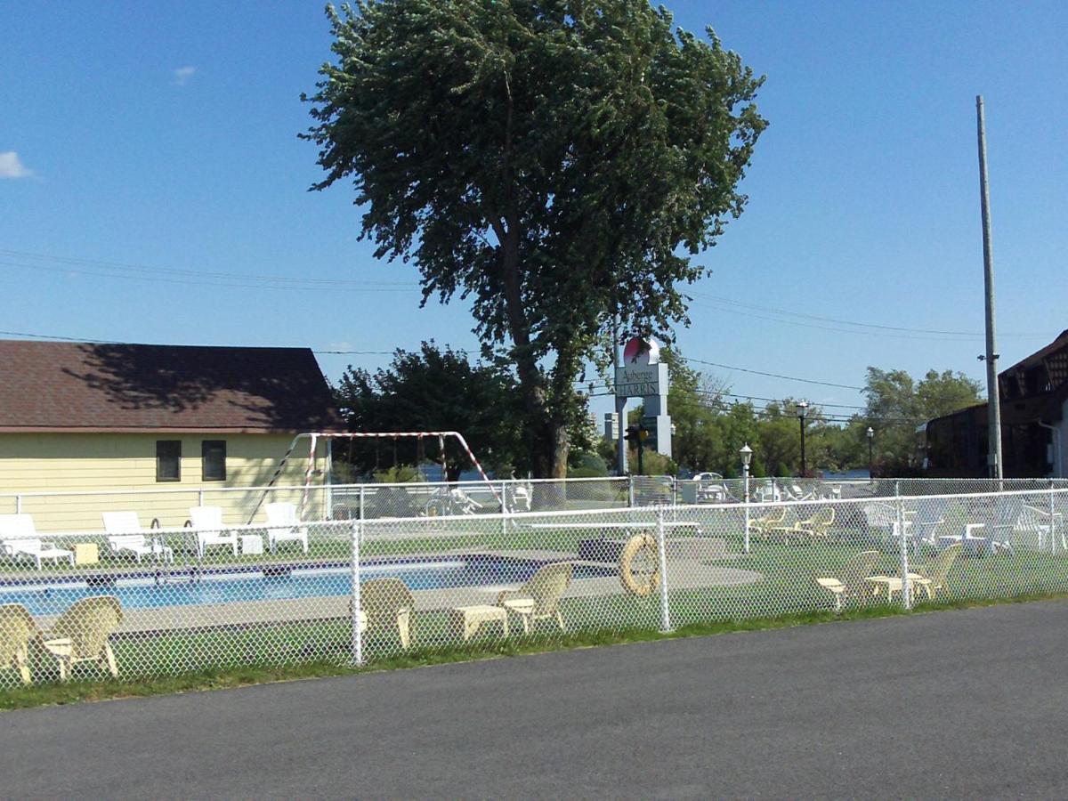 Auberge Harris Saint-Jean-sur-Richelieu Luaran gambar
