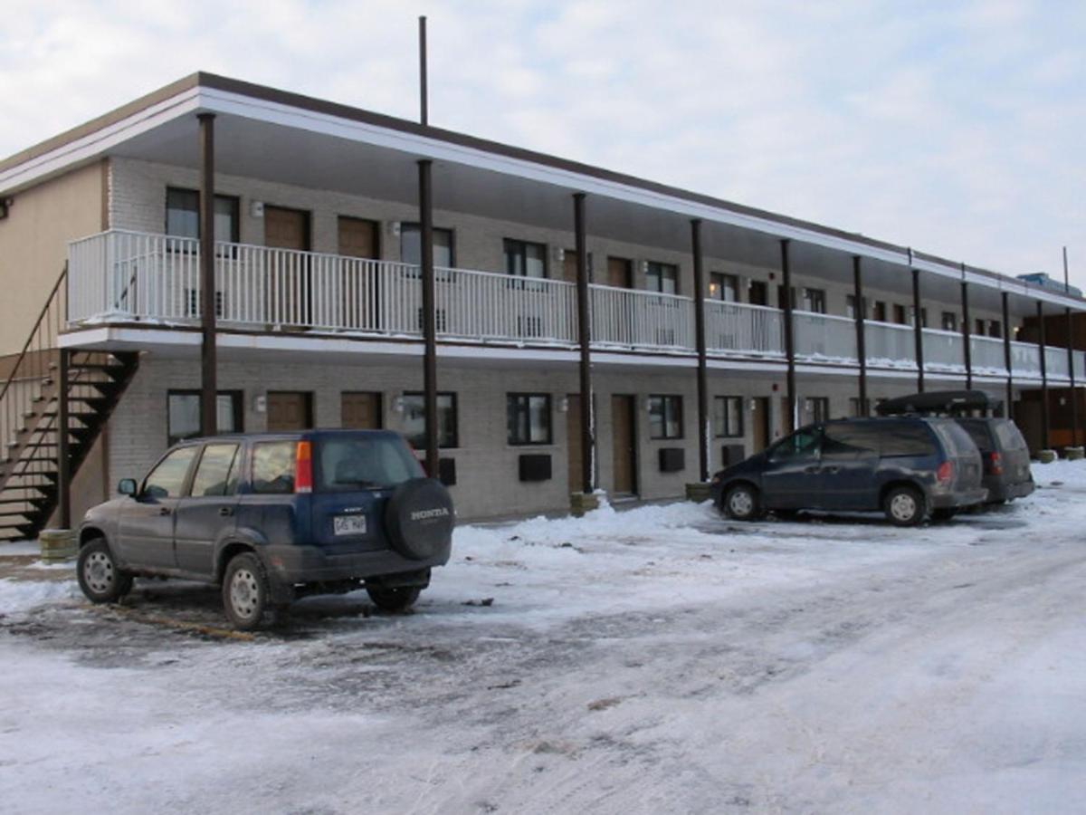 Auberge Harris Saint-Jean-sur-Richelieu Luaran gambar